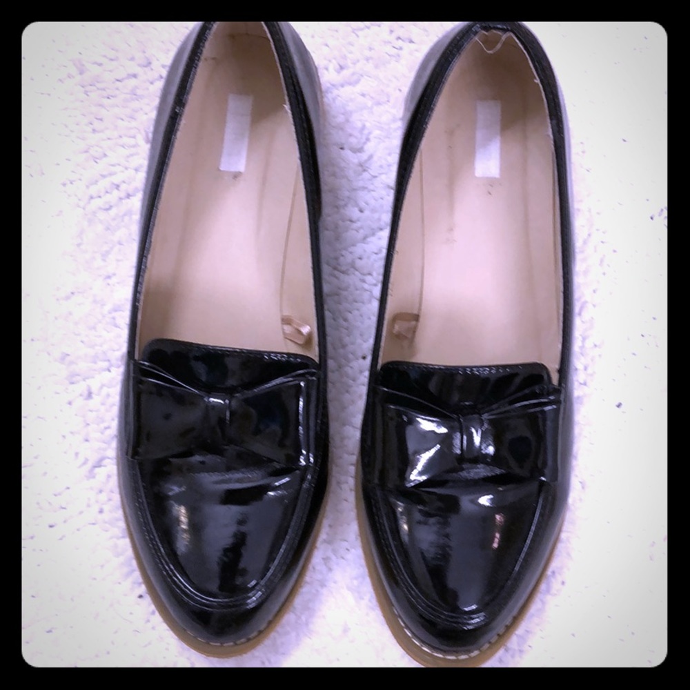 Cooperative Urban Outfitters Patent leather shoes
